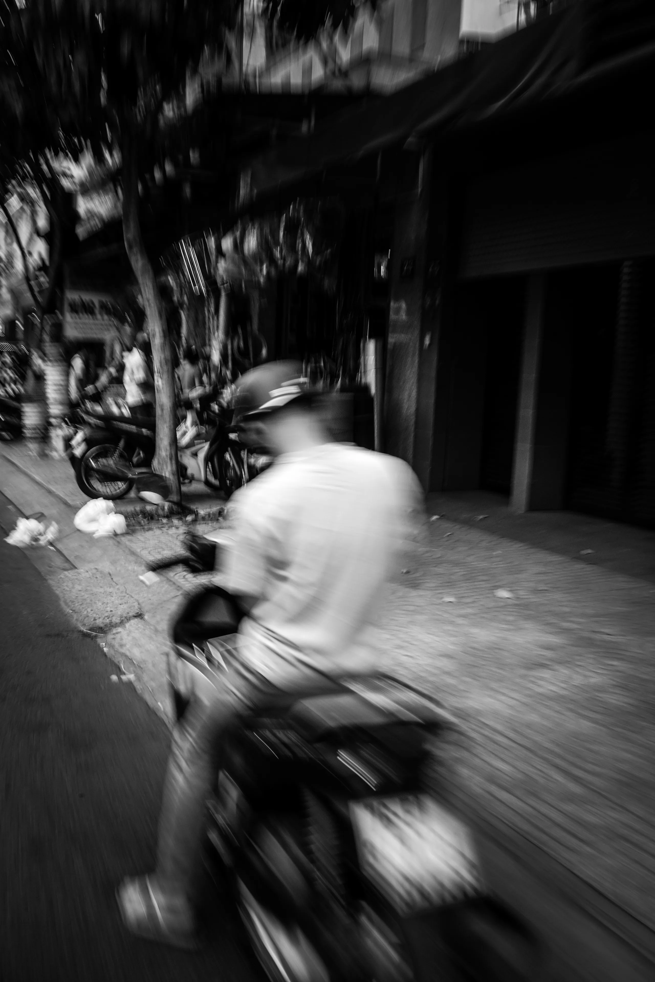 STREET PHOTO